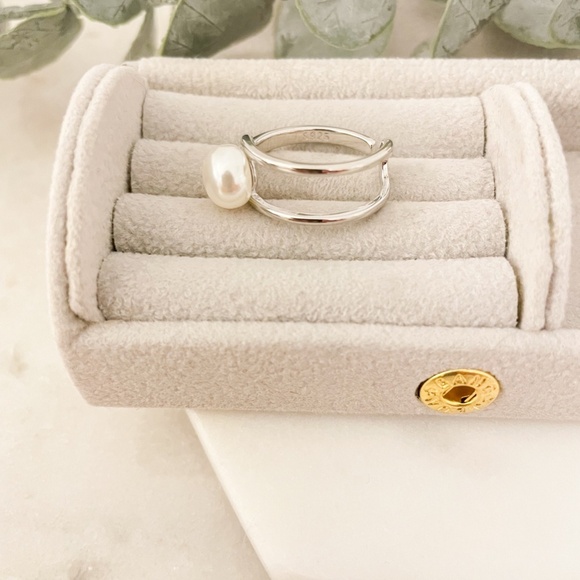 925 Sterling Silver Pearl Ring Minimalist Dainty Ring Pearl Accent Ring - Picture 5 of 8